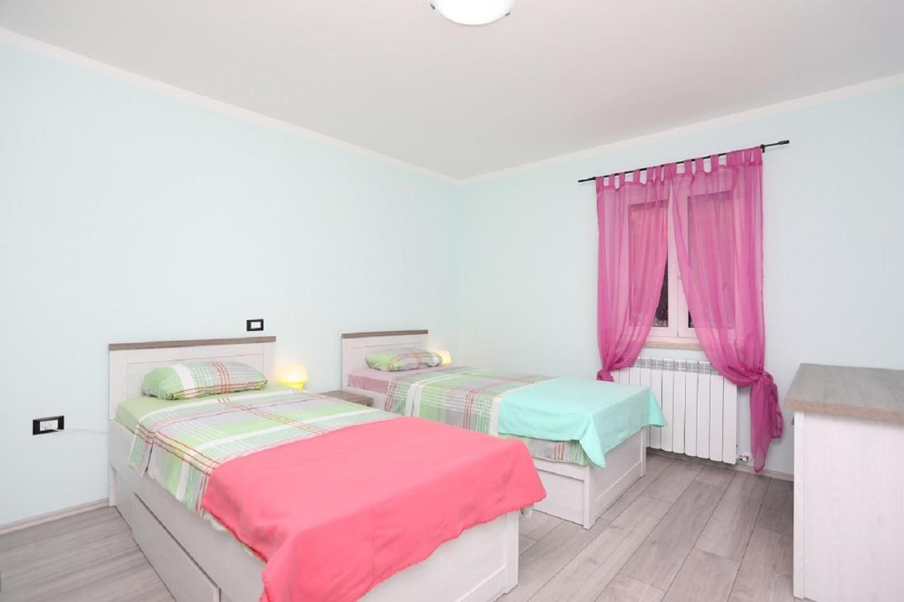 Victory Ravni Apartment Bagian luar foto