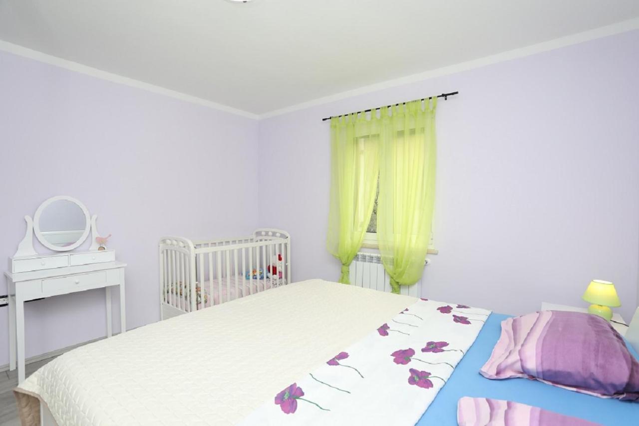 Victory Ravni Apartment Bagian luar foto