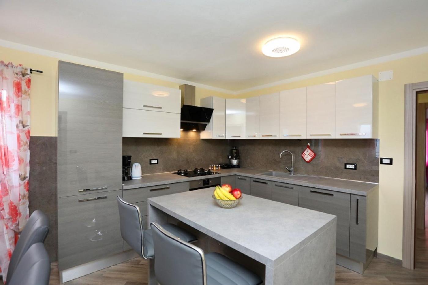 Victory Ravni Apartment Ruang foto