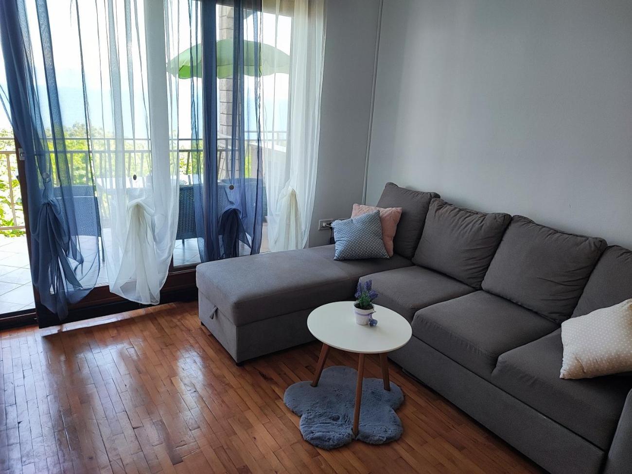 Victory Ravni Apartment Bagian luar foto